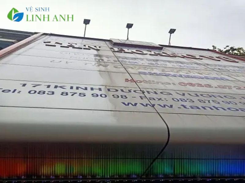 Vệ Sinh Bảng Hiệu